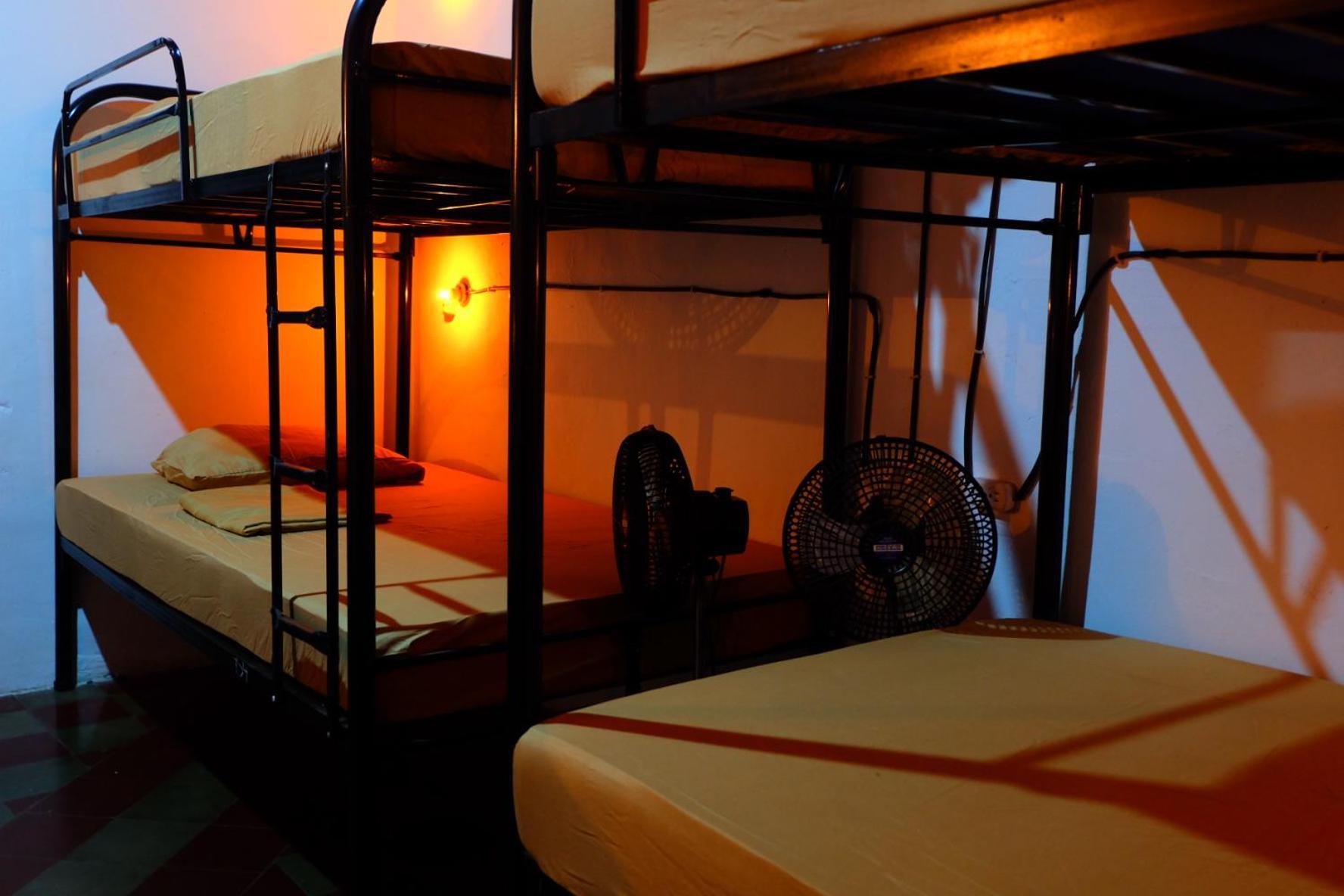 Deakachimba Hostel กรานาดา ภายนอก รูปภาพ